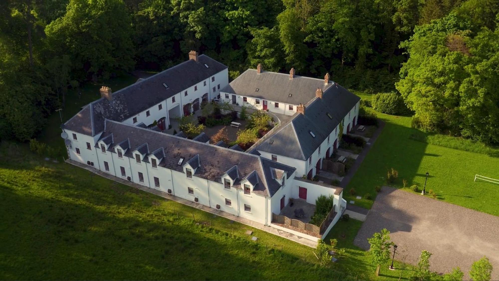 Villa Old Stable Mews Castle Leslie Glaslough Exterior foto